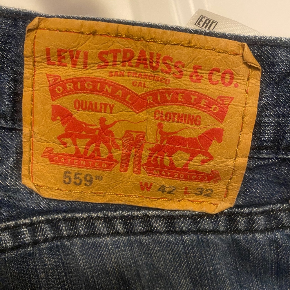 Levis 559 42x32. Minor mend